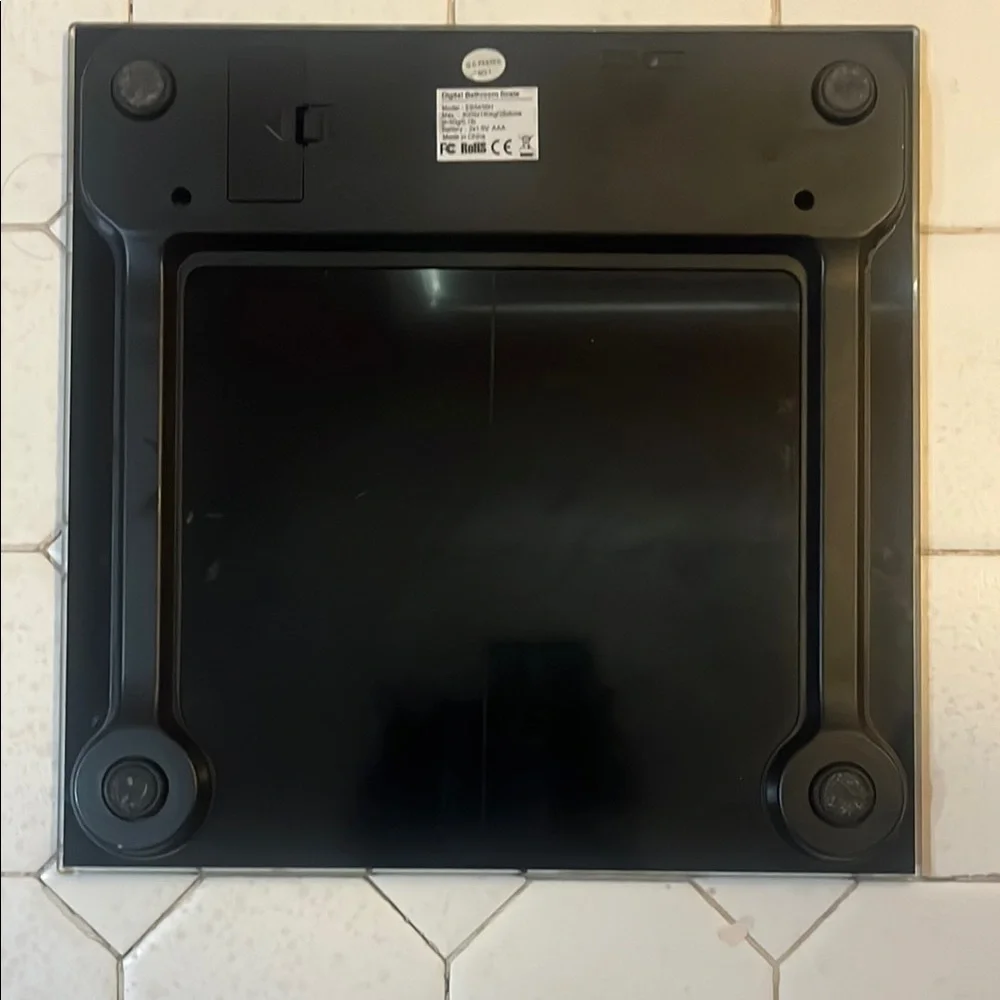 Letsfit Black Digital Bathroom Scale. - Picture 2 of 10